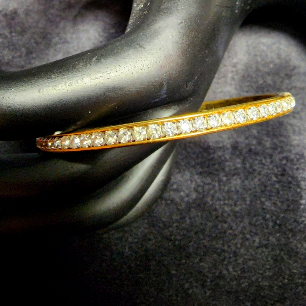 SWARVOSKI CRYSTAL BANGLE